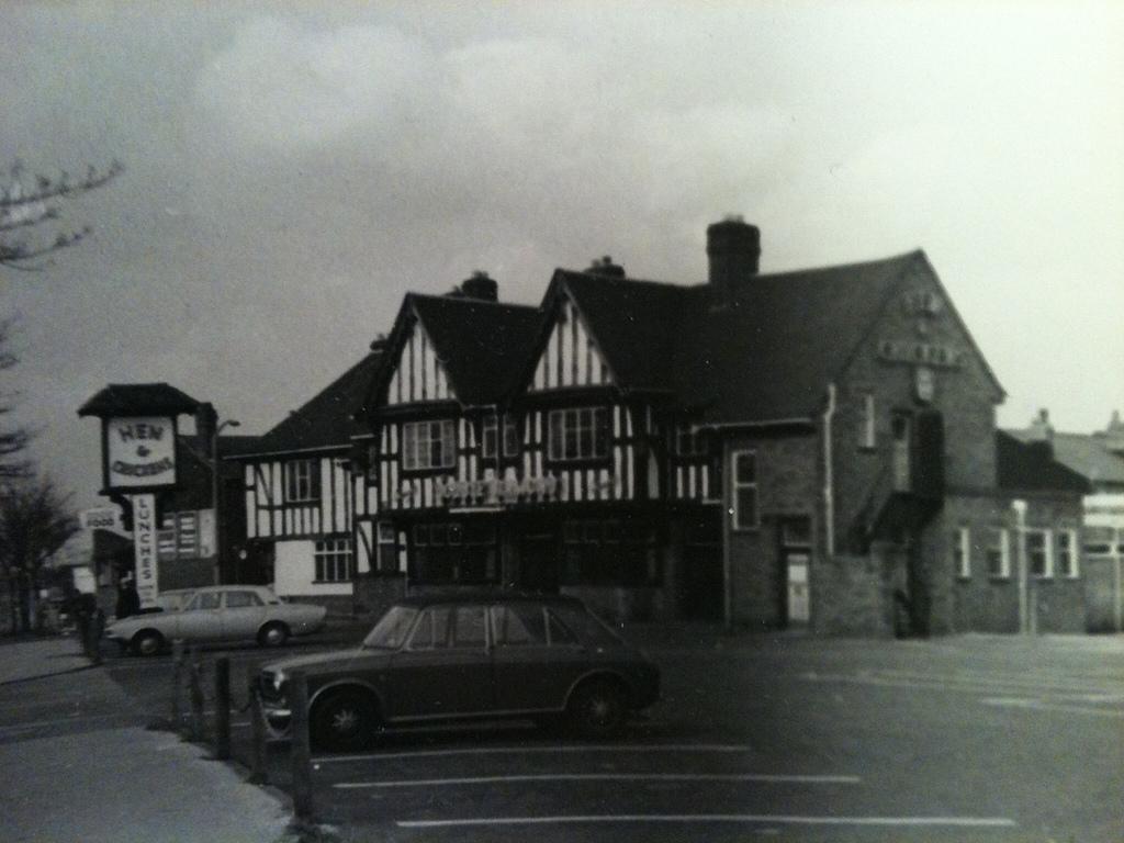  The Hen and Chickens, Oldbury. Pic from The Lost Pubs Project