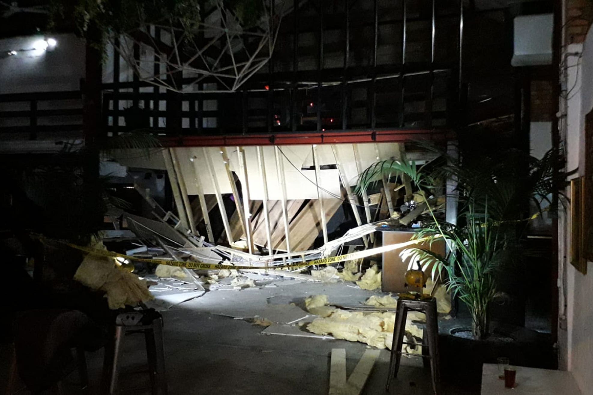 Seven people rescued after mezzanine floor collapses in London bar - Vimarsana News
