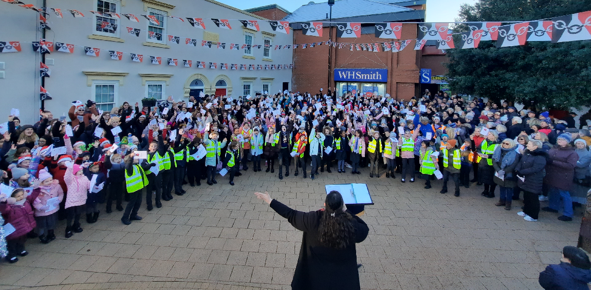 School pupils unite for festive carols in Halesowen - Vimarsana News