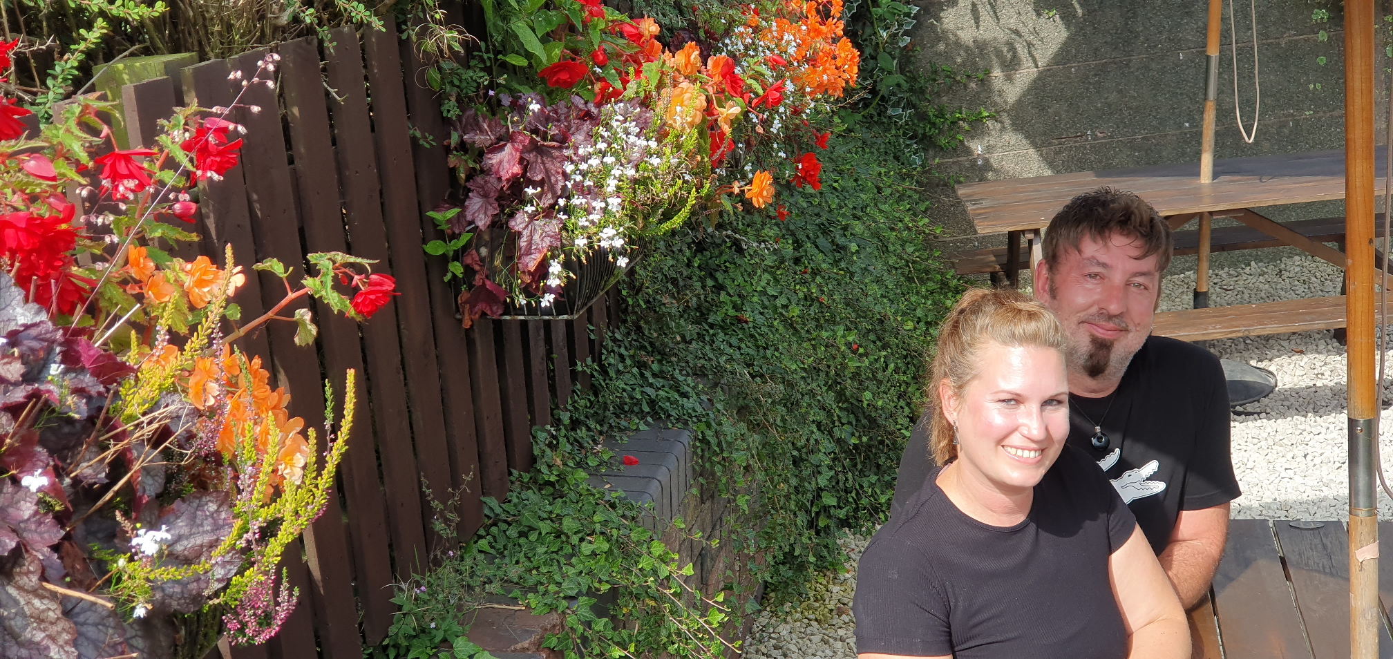 Halesowen pubs win titles for blooming lovely displays - Vimarsana News